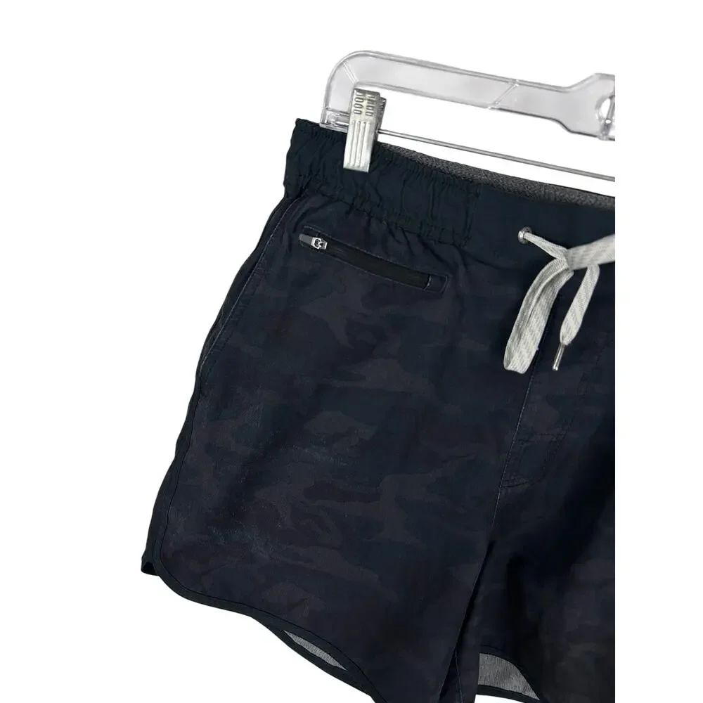 Vuori Mens Black Camo 5
